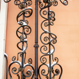 Sécurisez vos escaliers avec des garde-corps en ferronnerie artistique aux motifs élégants Mougins